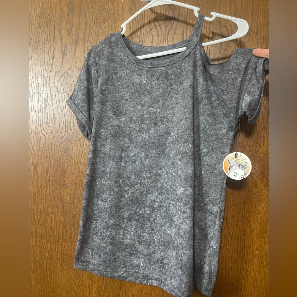 Gray Tshirt